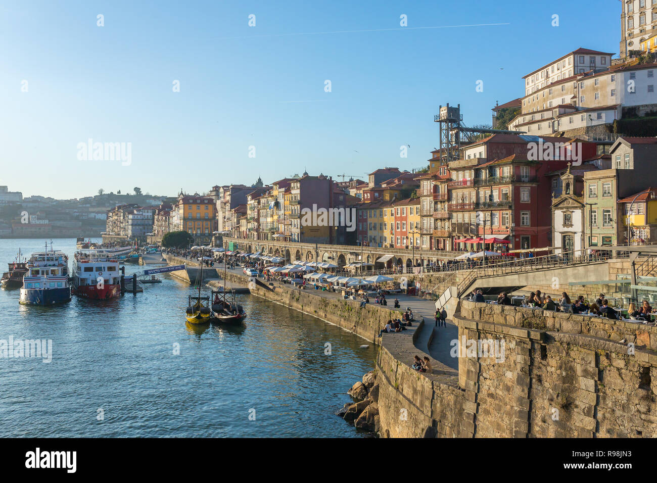 Porto, Portugal, le 19 janvier 2018 : Vieille ville de Porto vue depuis le pont Ponte Dom Luiz, Portugal Banque D'Images