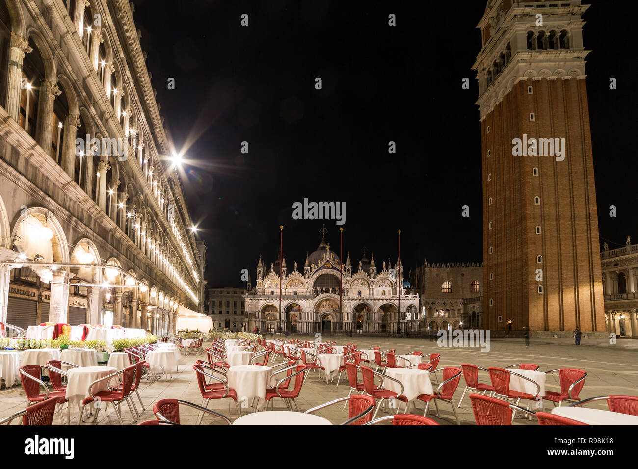 Venise, Italie - 20 mars 2018 : la place Saint Marc avec di San Giorgio Maggiore en arrière-plan à Venise, Italie Banque D'Images