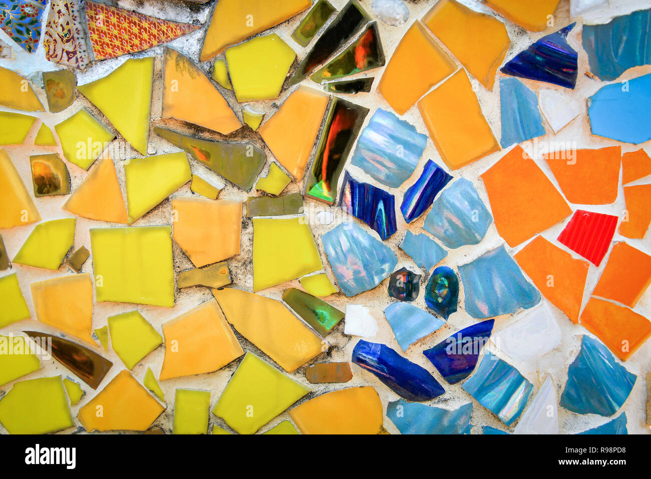 Arrière-plan de la mosaïque - Carreaux en céramique contexte / modèle de plancher de carreaux colorés abstraits et morceau brisé conception de mosaïque murale Banque D'Images