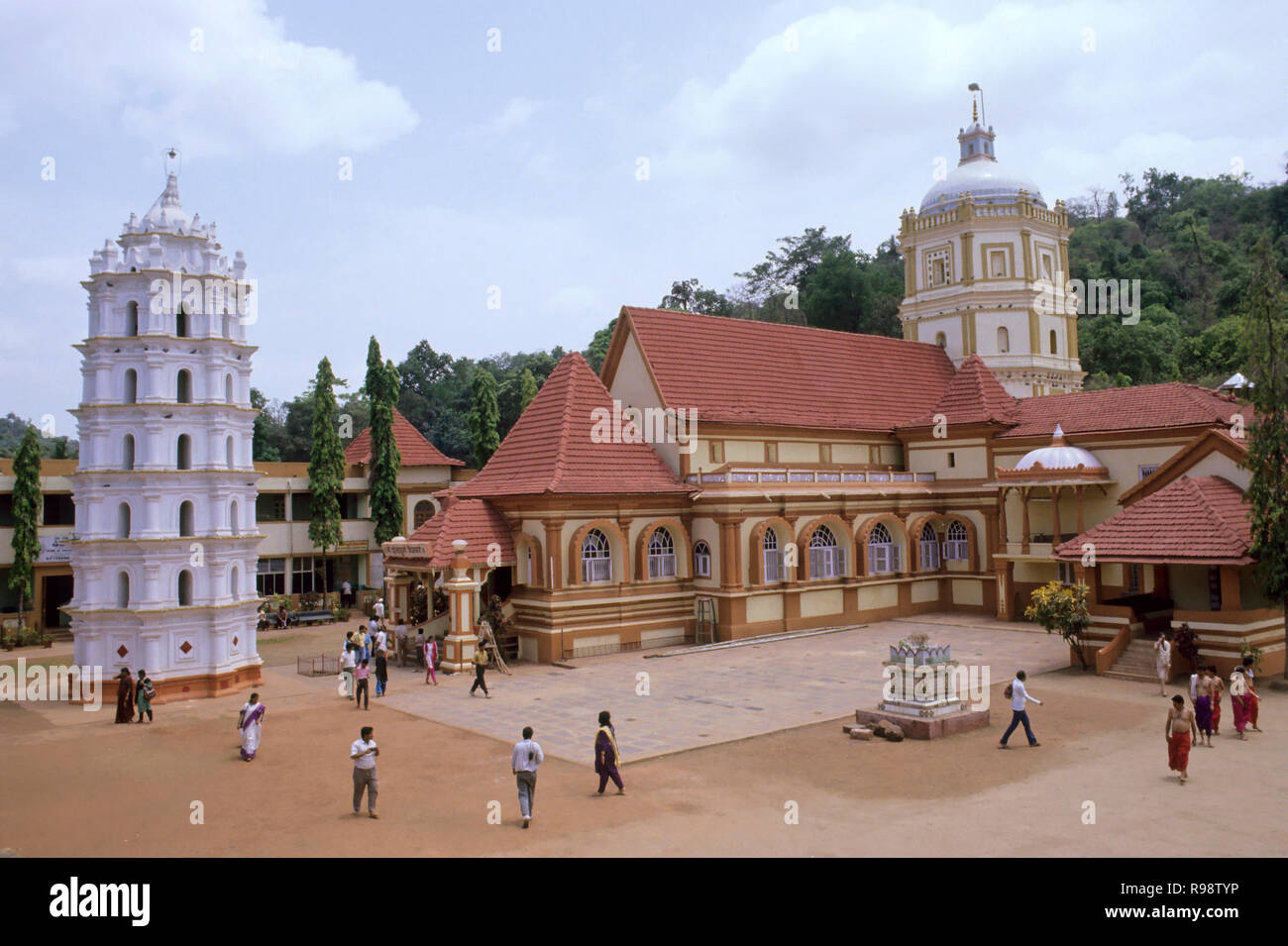 Temple shantadurga, Goa, Inde Banque D'Images