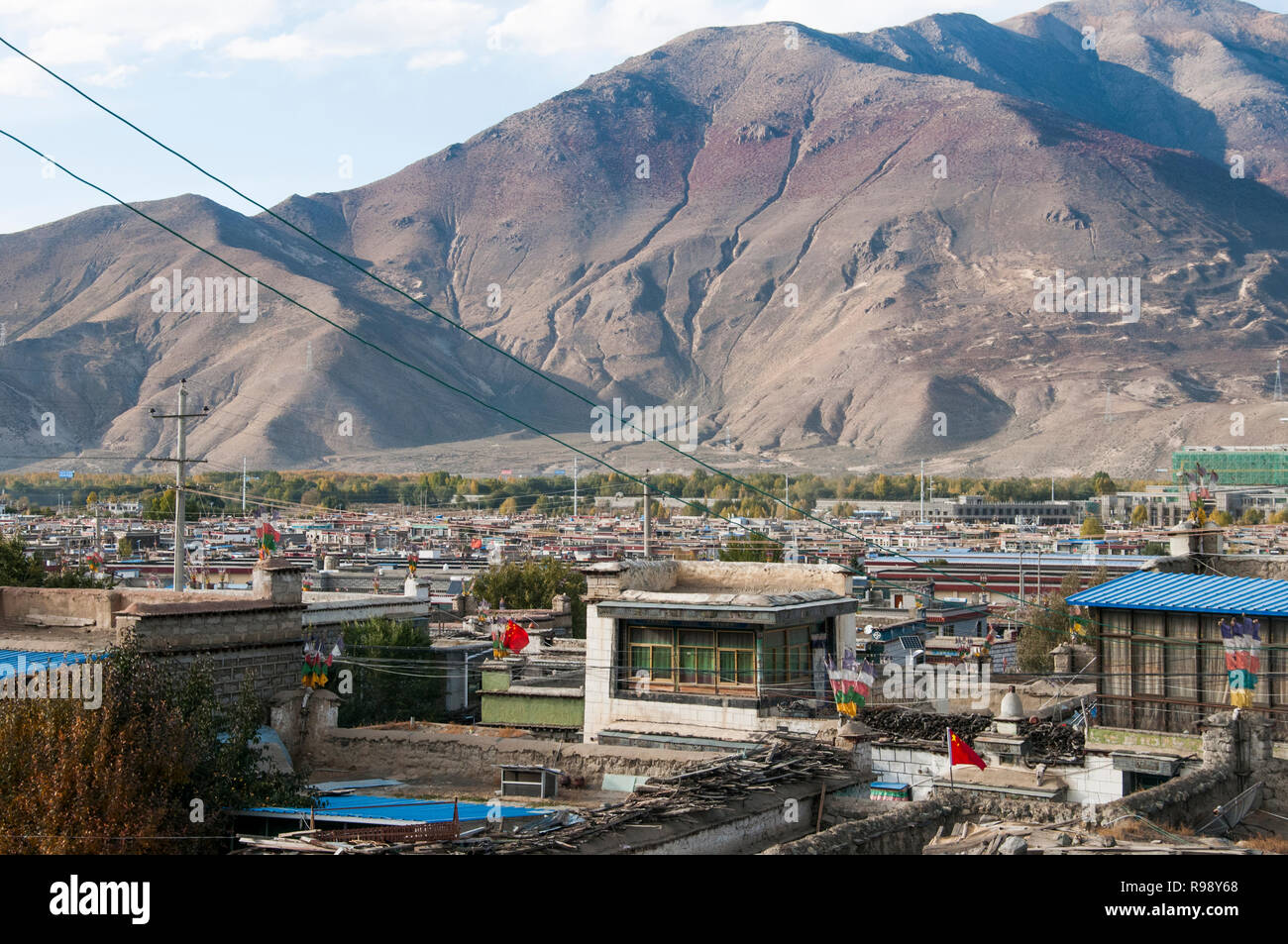 Scène de rue dans le quartier tibétain de Luzhou, le Tibet, la Chine Banque D'Images