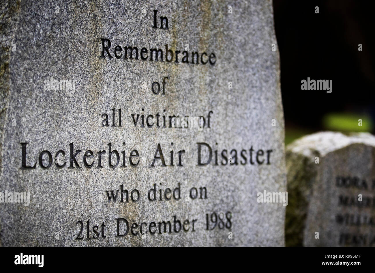 La pierre du Souvenir le jardin du Souvenir au cimetière de Dryfesdale, Lockerbie, en tant que peuple se prépare à célébrer le 30e anniversaire de l'attentat de Lockerbie. Banque D'Images