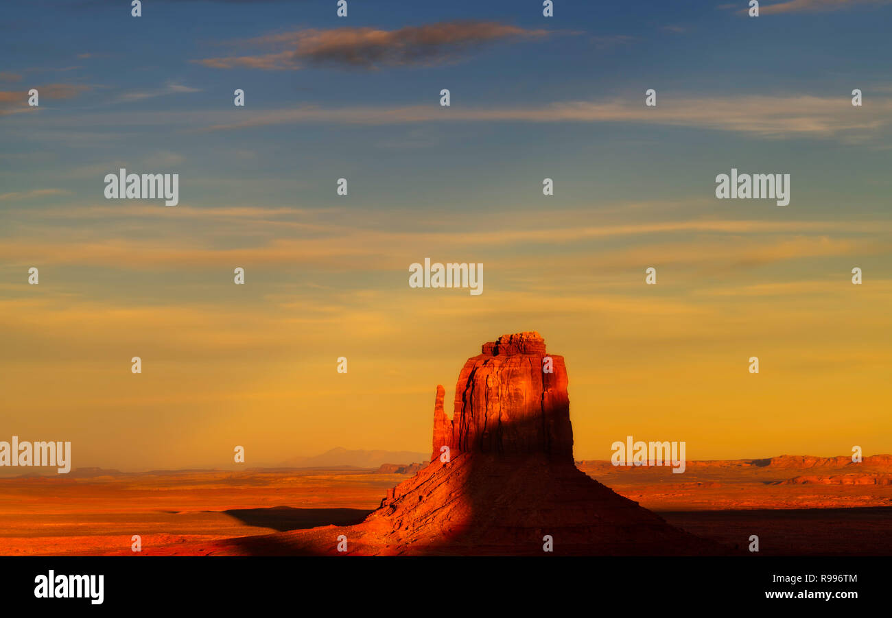 Coucher de soleil à Monument Valley, Oljato-Monument Valley, Arizona, États-Unis Banque D'Images