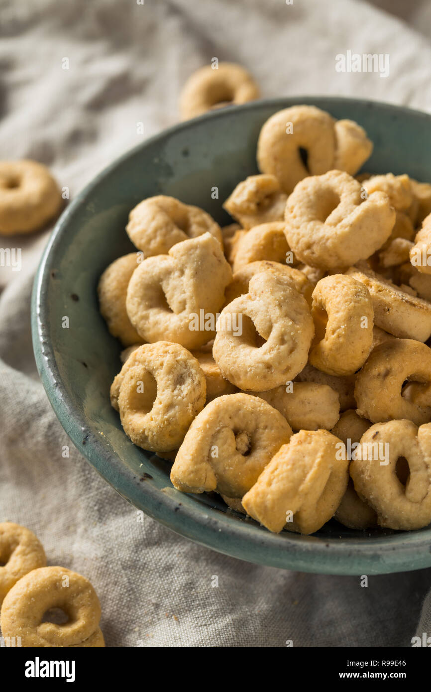 L'huile d'olive Itlian Taralli Cracker Cookies prêt à manger Banque D'Images