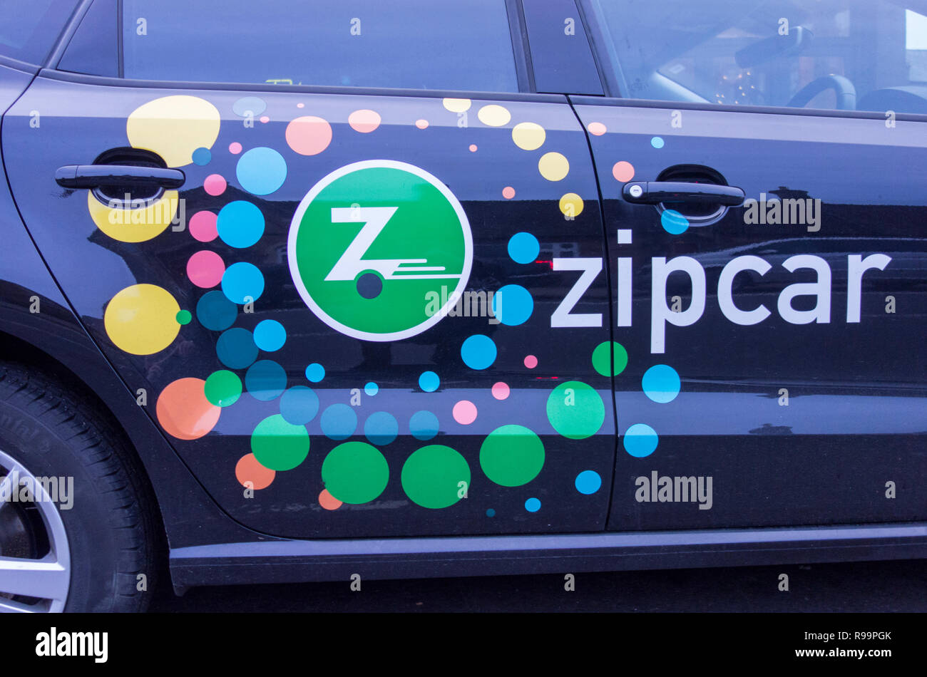 Une voiture américaine Zipcar société de partage de la VW Polo dans une rue de Londres Banque D'Images