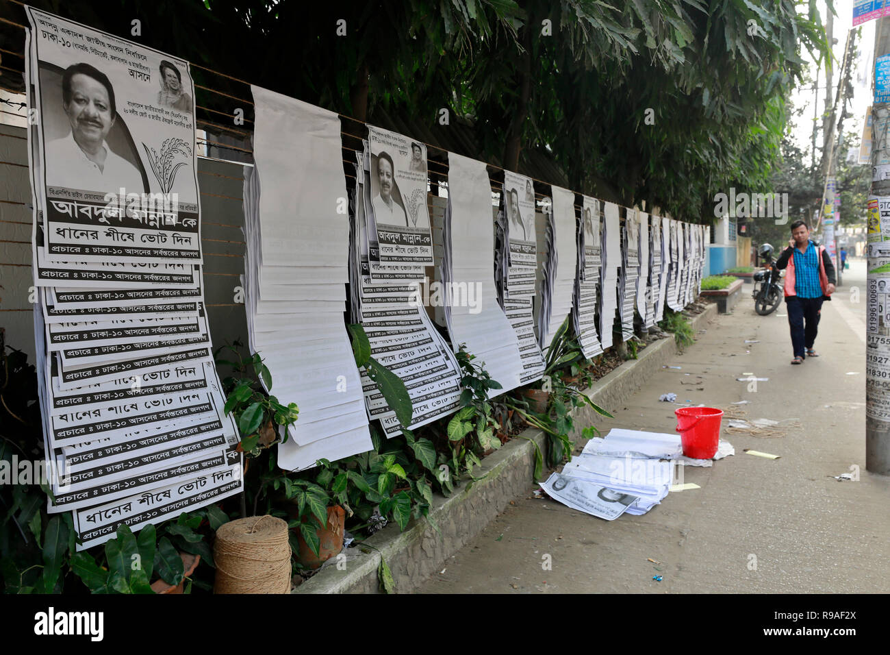Dhaka, Bangladesh - 21 décembre 2018 : Dhaka est emballé avec des milliers d'affiches et des signes que la campagne du candidat pour la 11ème élection du Parlement européen au Bangladesh. L'élection dans le pays aura lieu le 30 décembre 2018 au milieu d'une crise politique. Credit : SK Hasan Ali/Alamy Live News Banque D'Images