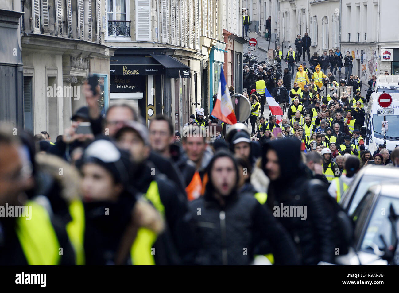Paris, France. 22 décembre 2018. Le samedi 22 mars, la 6e ronde de jaune manifestation à Paris a eu lieu à la dernière minute à Montmartre sans avertissement. Crédit : Frédéric VIELCANET/Alamy Live News Banque D'Images
