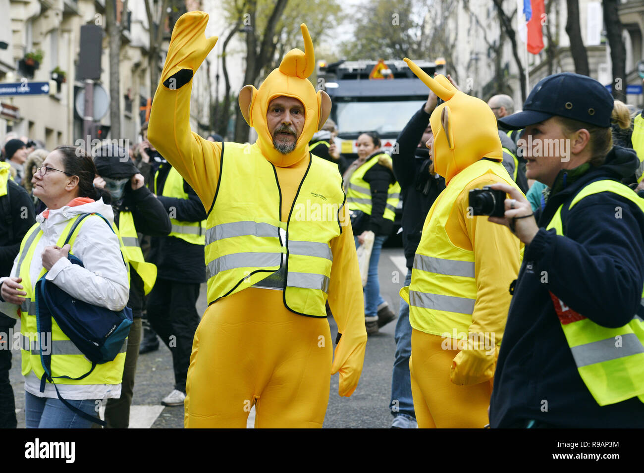 Paris, France. 22 décembre 2018. Le samedi 22 mars, la 6e ronde de jaune manifestation à Paris a eu lieu à la dernière minute à Montmartre sans avertissement. Crédit : Frédéric VIELCANET/Alamy Live News Banque D'Images