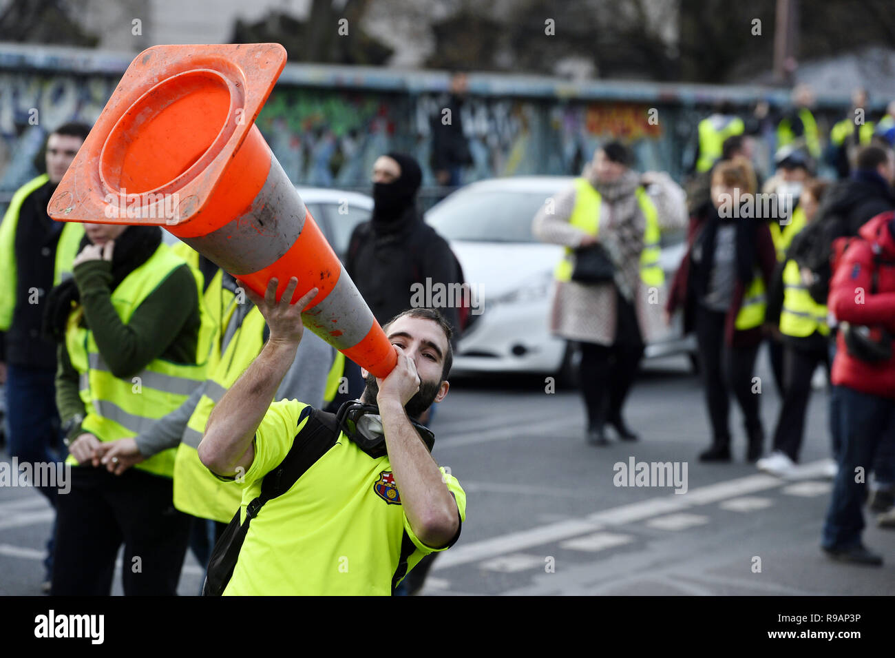 Paris, France. 22 décembre 2018. Le samedi 22 mars, la 6e ronde de jaune manifestation à Paris a eu lieu à la dernière minute à Montmartre sans avertissement. Crédit : Frédéric VIELCANET/Alamy Live News Banque D'Images