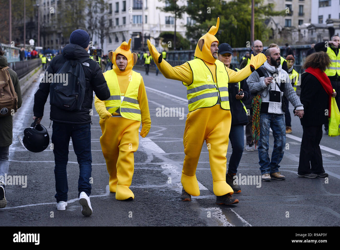 Paris, France. 22 décembre 2018. Le samedi 22 mars, la 6e ronde de jaune manifestation à Paris a eu lieu à la dernière minute à Montmartre sans avertissement. Crédit : Frédéric VIELCANET/Alamy Live News Banque D'Images