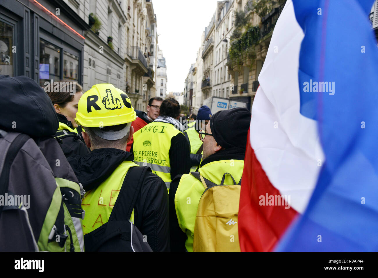 Paris, France. 22 décembre 2018. Le samedi 22 mars, la 6e ronde de jaune manifestation à Paris a eu lieu à la dernière minute à Montmartre sans avertissement. Crédit : Frédéric VIELCANET/Alamy Live News Banque D'Images