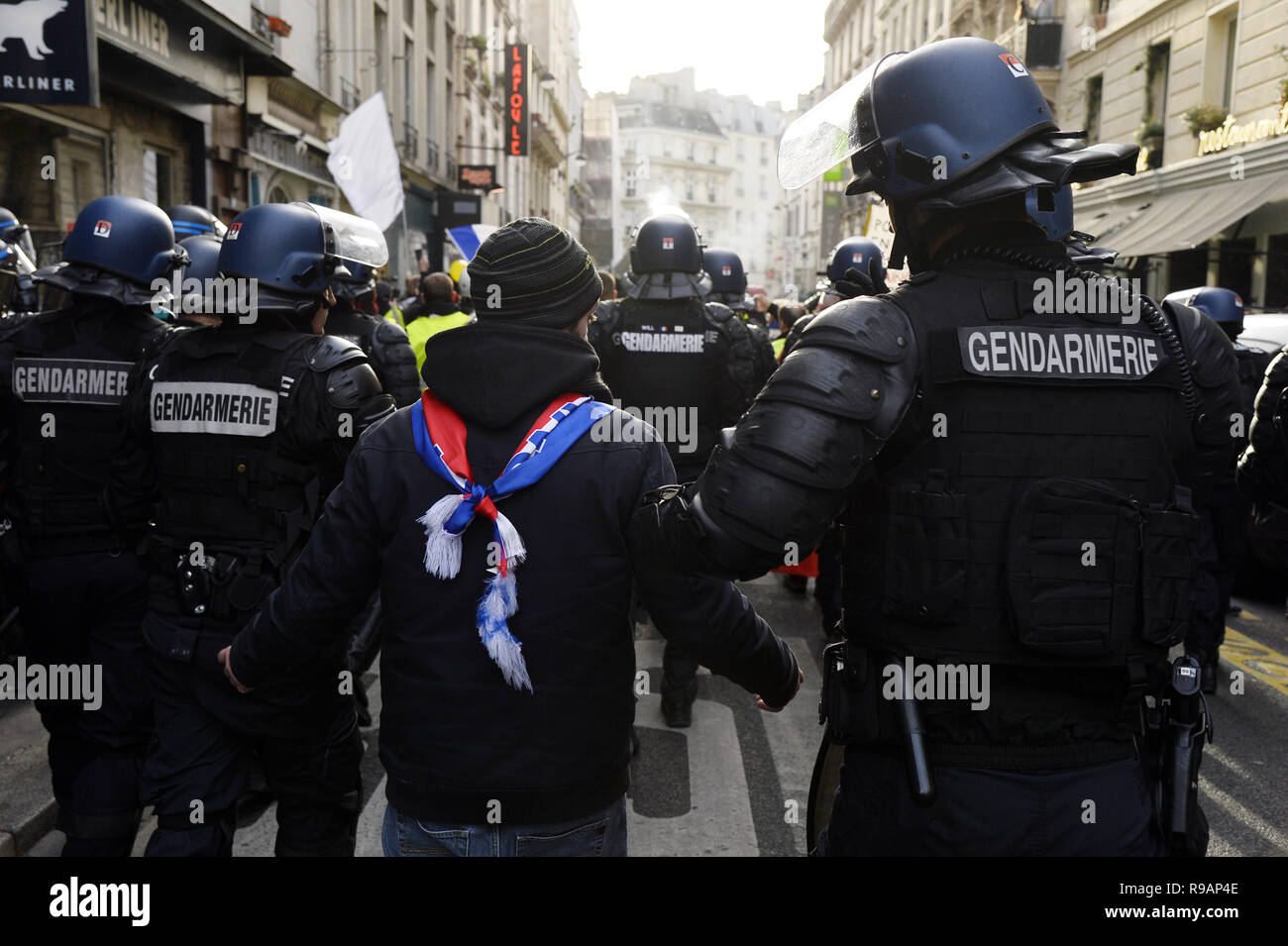 Paris, France. 22 décembre 2018. Le samedi 22 mars, la 6e ronde de jaune manifestation à Paris a eu lieu à la dernière minute à Montmartre sans avertissement. Crédit : Frédéric VIELCANET/Alamy Live News Banque D'Images