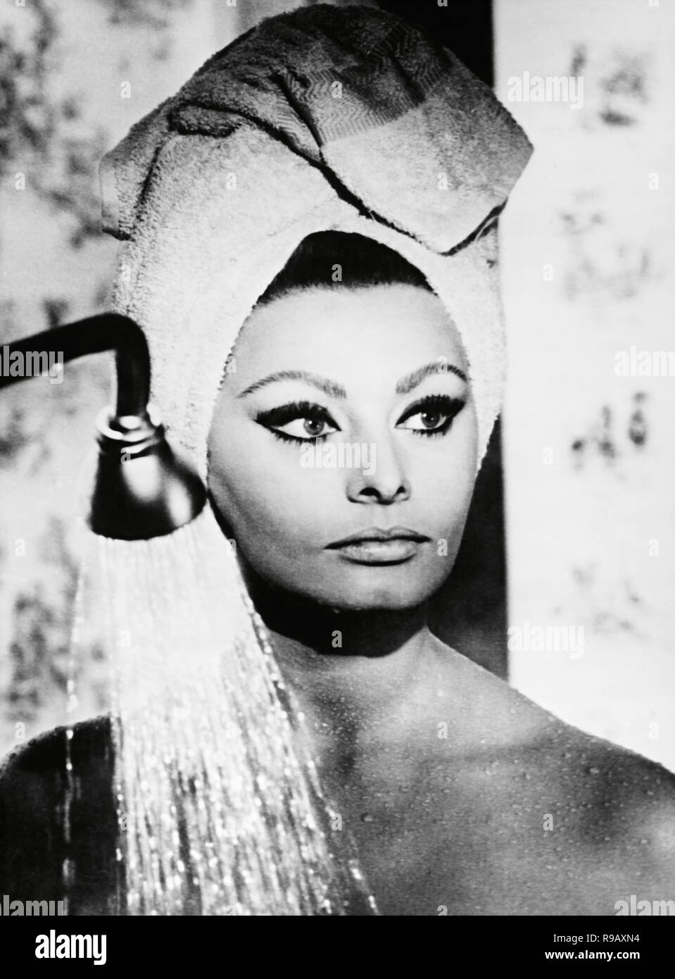 Arabesque 1966 Sophia Loren Banque d'image et photos - Alamy