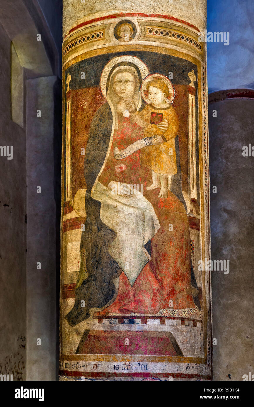 13e siècle fresco à la colonne à l'église San Giovenale, à Quartiere Vecchio (Vieux Quartier) district à Orvieto, Ombrie, Italie Banque D'Images