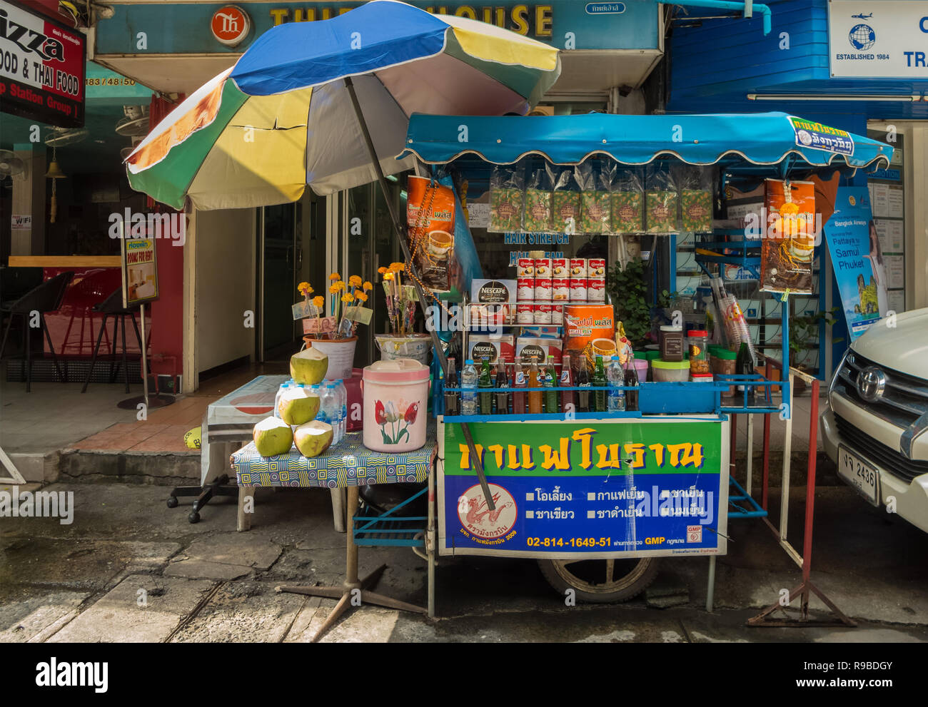 PATTAYA, THAÏLANDE - octobre 25,2018:Soi 13/2 c'est un petit magasin mobile,qui vend des aliments et boissons différentes. Banque D'Images