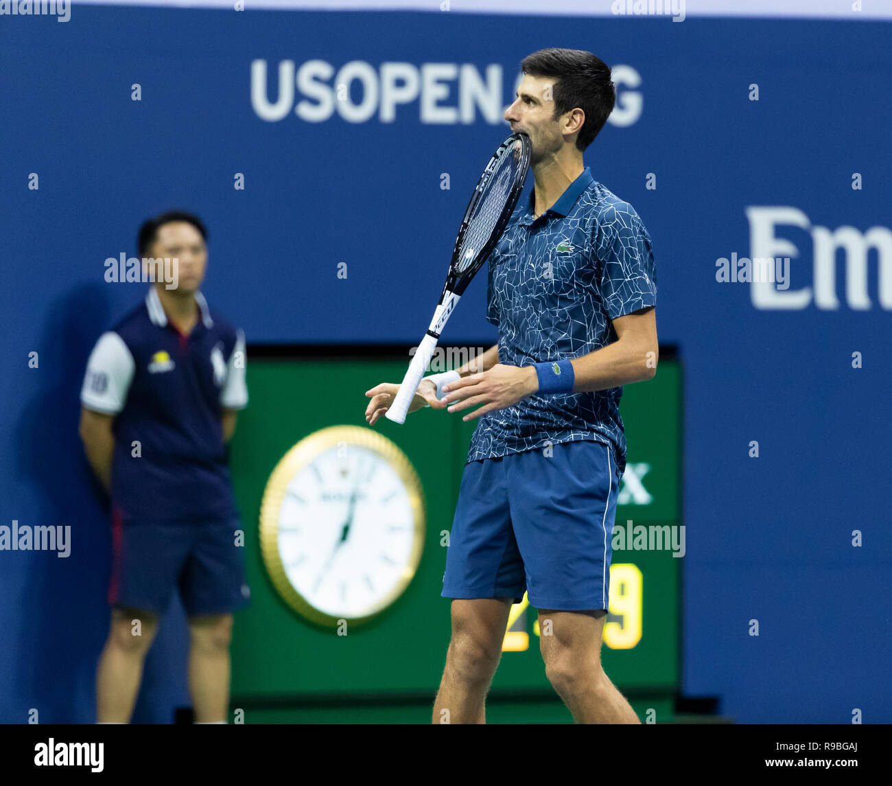 New York, NY - 9 septembre 2018 : Novak Djokovic de Serbie réagit au cours men's single final de l'US Open 2018 contre Juan Martin del Potro l'Argentine à l'USTA Billie Jean King National Tennis Center Banque D'Images