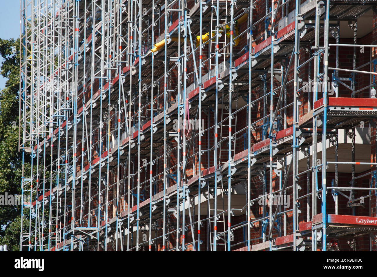 Immeuble en briques, d'échafaudages, construction site, shell, Harburg, l'Allemagne, l'Allemagne, l'Europe JE Wohngebäude aus backstein, Baugerüst , Banque D'Images