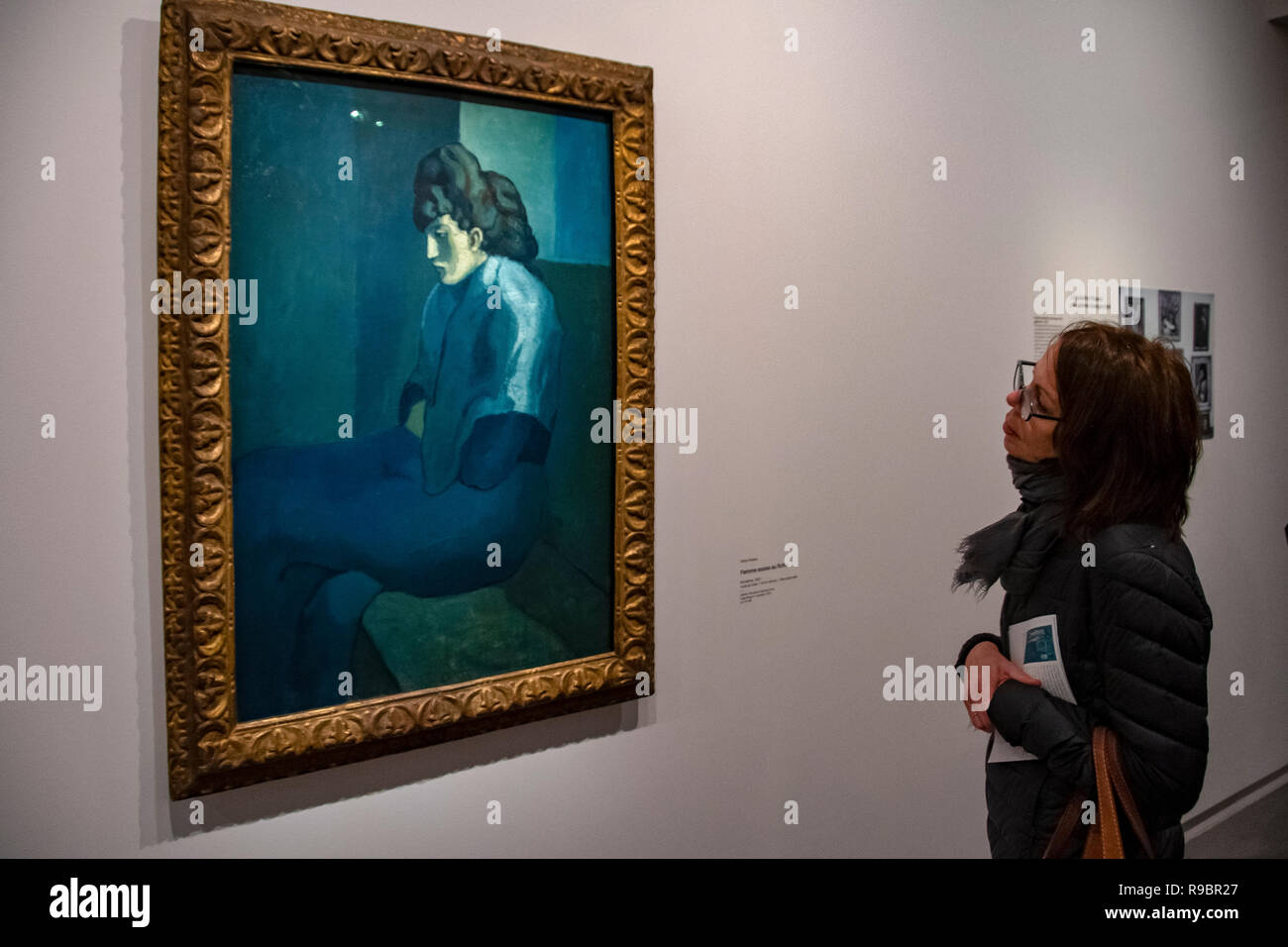 La France. Paris (75), 7e arrondissement. Musée d'Orsay. Exposition Picasso. "Femme assise dans le sac' 1902-1903 Banque D'Images