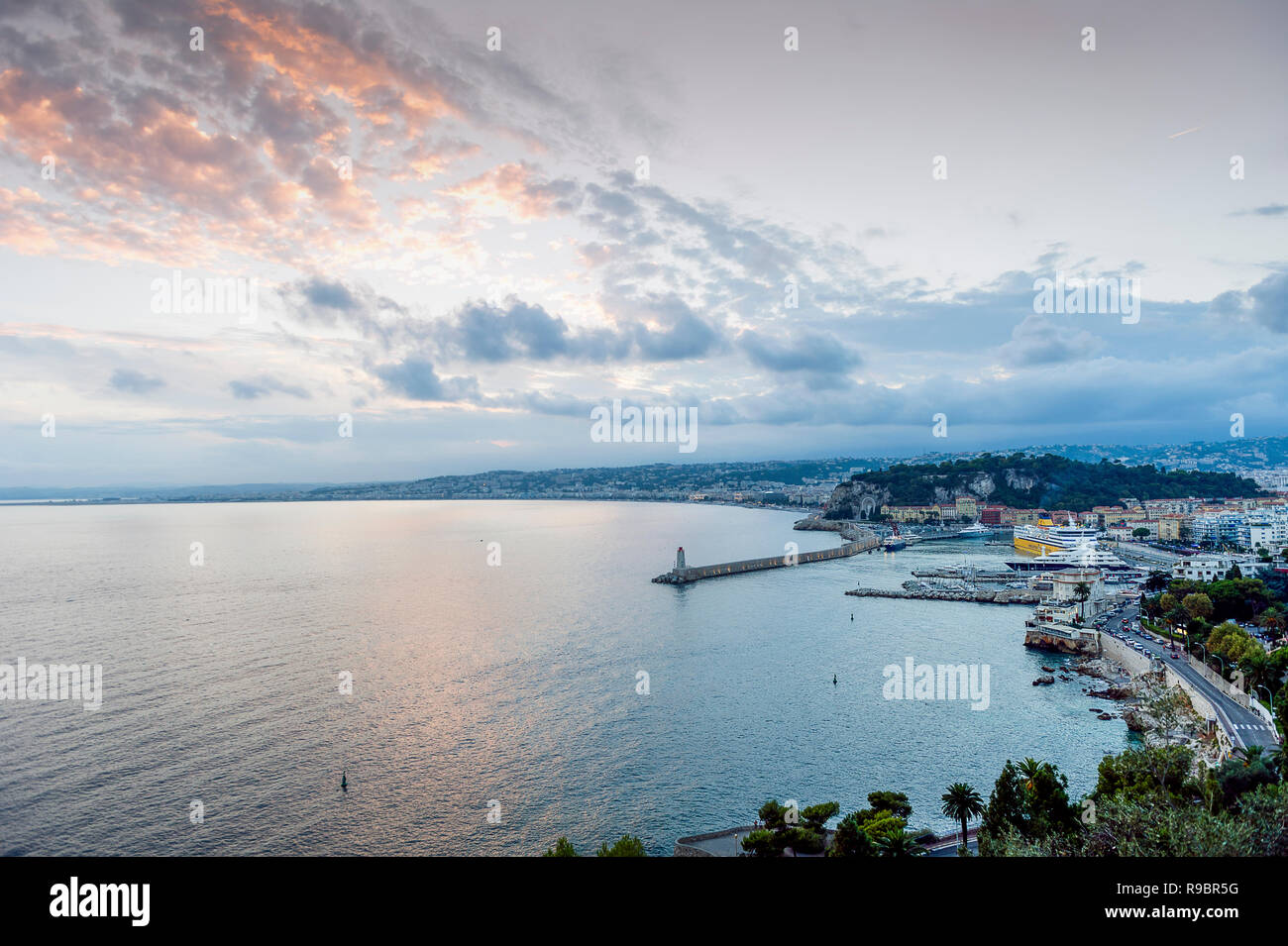 France, Alpes-Maritimes (06), Port de Nice. Les ferries pour la Corse Ferries faisant la liaison entre Nice et la Corse Banque D'Images