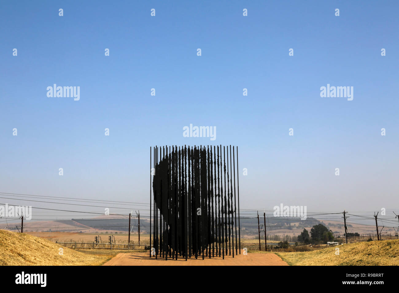 Sculpture 'Release', par Marco Cianfanelli, Nelson Mandela au site de capture, Howick, KwaZulu-Natal, Afrique du Sud Banque D'Images