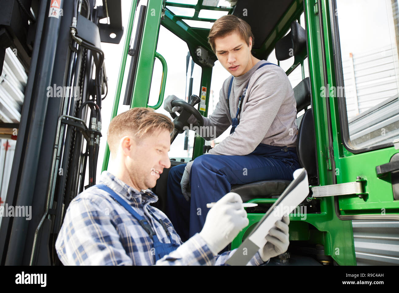 Contrôle des données de transport Banque D'Images