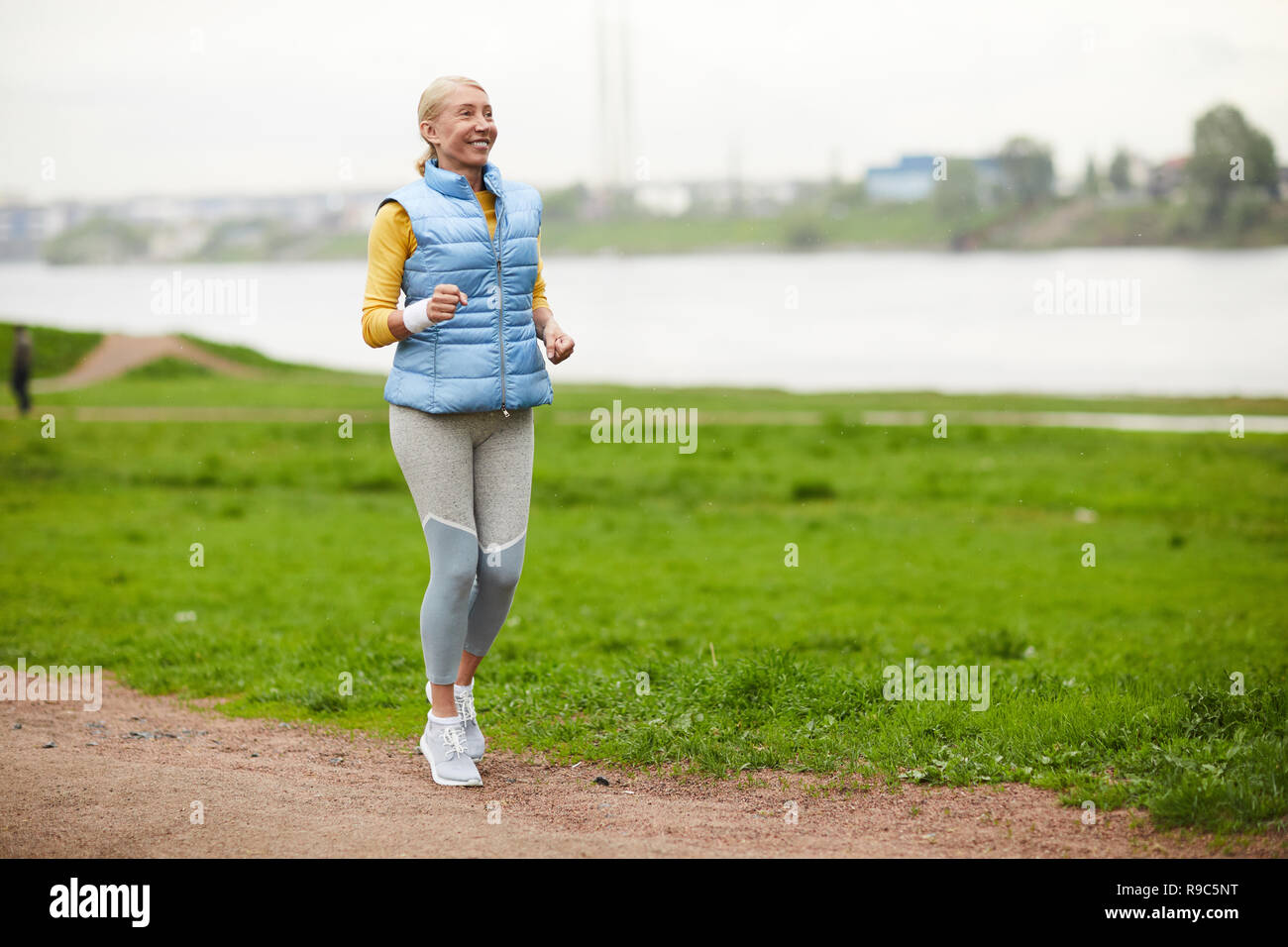 Femme jogging Banque D'Images