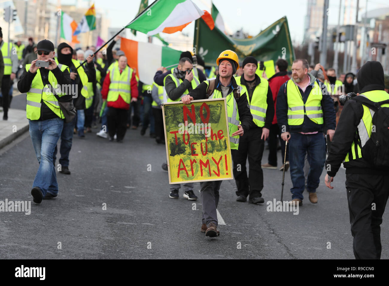 Des militants du gilet jaune l'Irlande à Dublin, lors d'une manifestation  pour protester contre le gouvernement irlandais est d'enregistrer sur une  gamme de questions sociales, y compris la crise du logement et