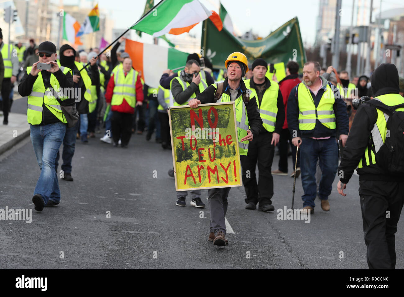 Des Militants Du Gilet Jaune Lirlande à Dublin Lors Dune