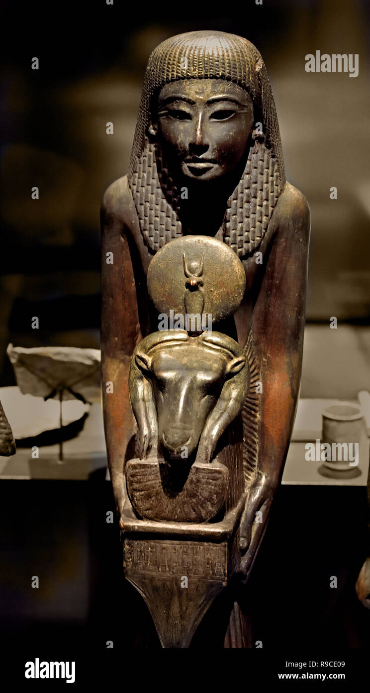 Homme debout sculpture de Chaemter Amonnacht 63,5 cm fils de bois : Nouvel Empire, xixe dynastie 1307-1196 av. J.-C. L'Égypte, égyptienne.( ram's head ) Banque D'Images