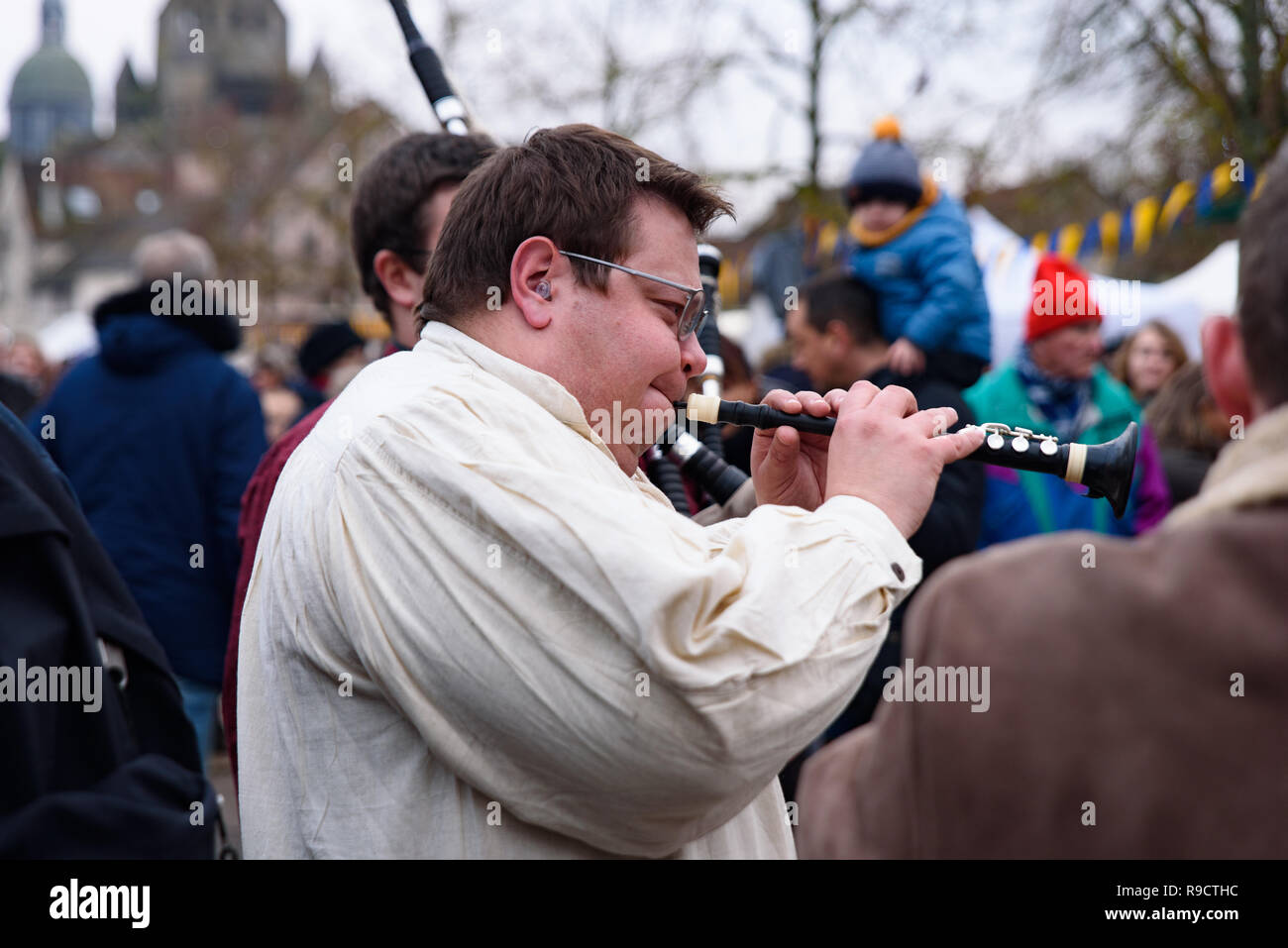 Dans l'exécution musicale Marché de Noël médiéval à Provins, Paris, France Banque D'Images