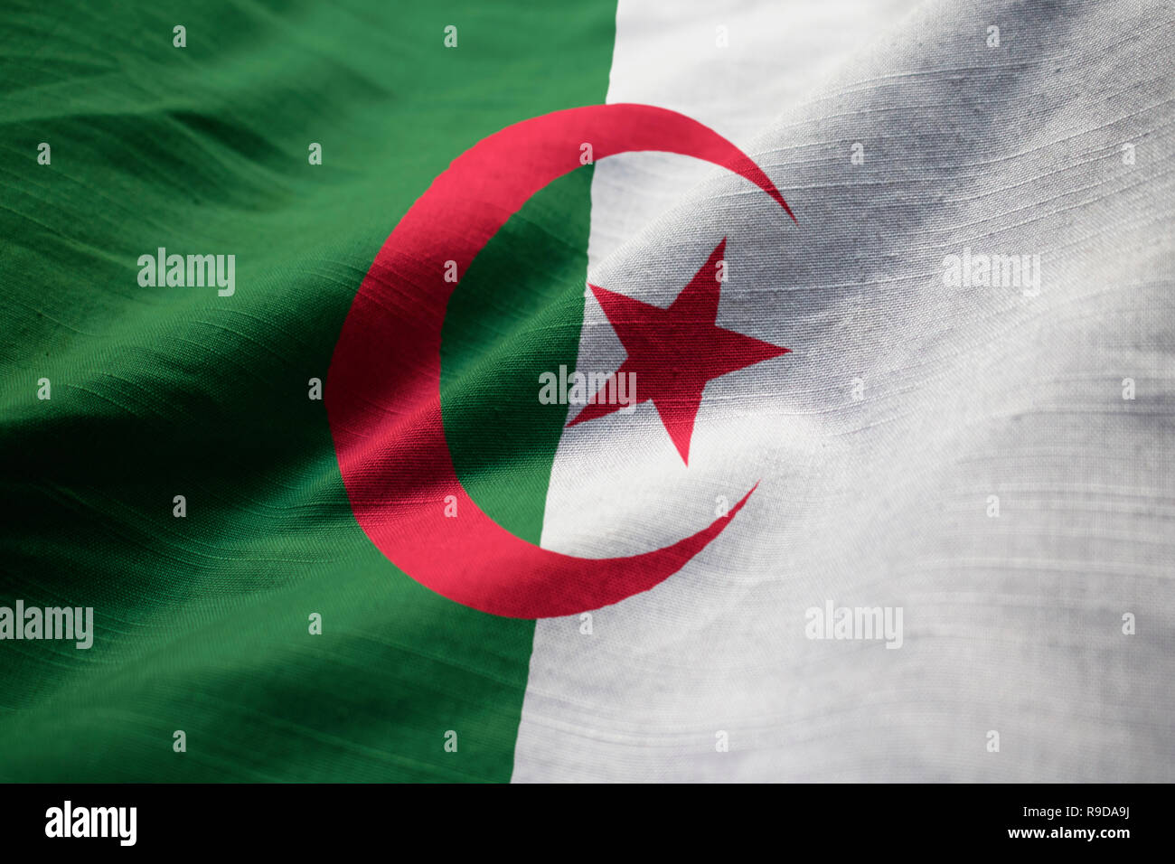 Gros plan du talon et l'Algérie, l'Algérie Drapeau Flag Blowing in Wind Banque D'Images Gros plan du talon et l'Algérie, l'Algérie Drapeau Flag Blowing in Wind Banque D'Images