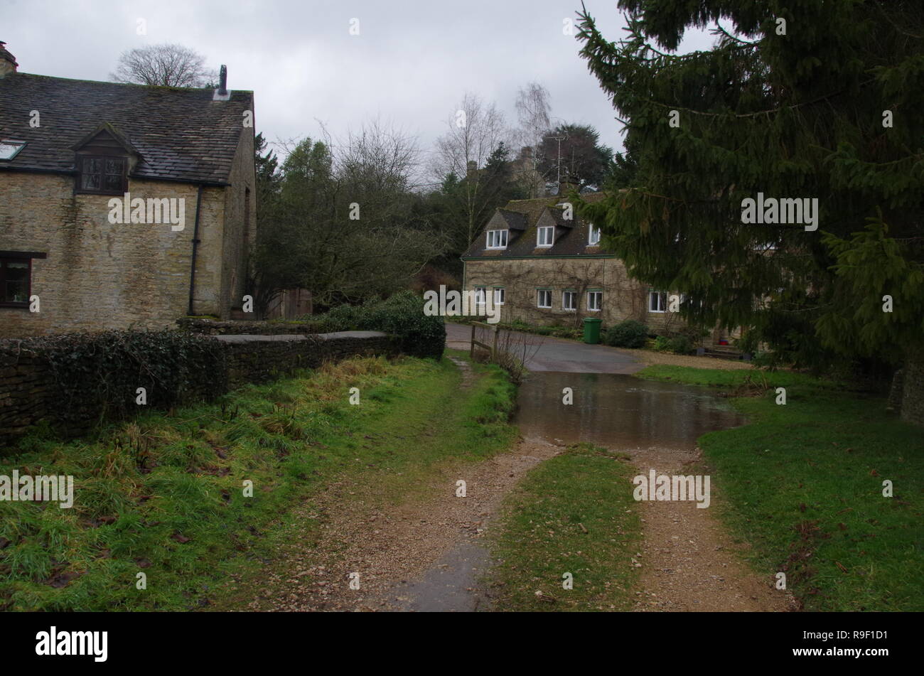 Duntisbourne Rouse. Le Macmillan Way. Sentier de longue distance. Le Gloucestershire. Des Cotswolds. L'Angleterre. UK Banque D'Images