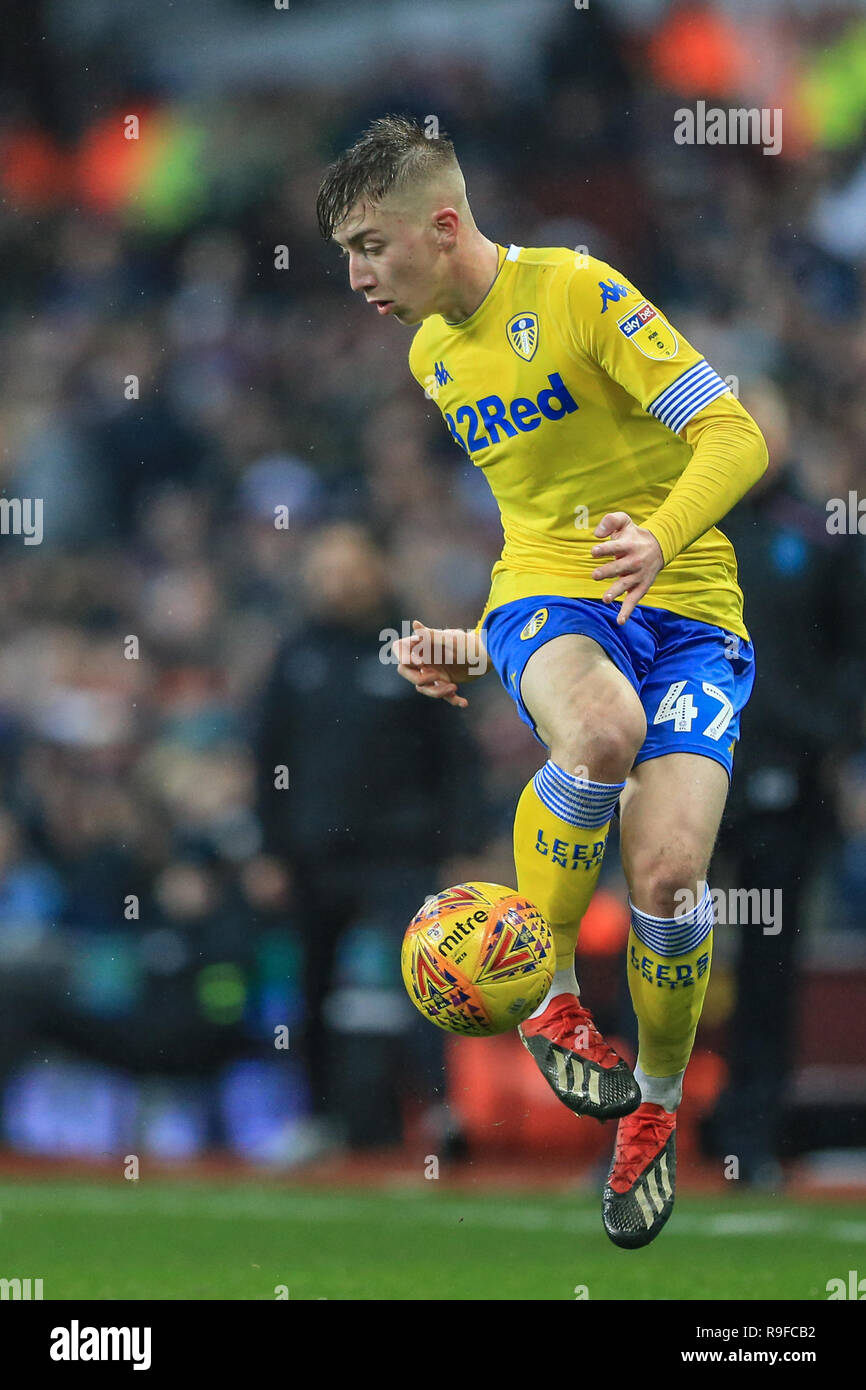 23 décembre 2018, la Villa du Parc, Birmingham, Angleterre ; Sky Bet Championnat, Aston Villa vs Leeds United : Jack Clarke (47) de Leeds Utd avec la balle Crédit : Mark Cosgrove/News Images images Ligue de football anglais sont soumis à licence DataCo Banque D'Images