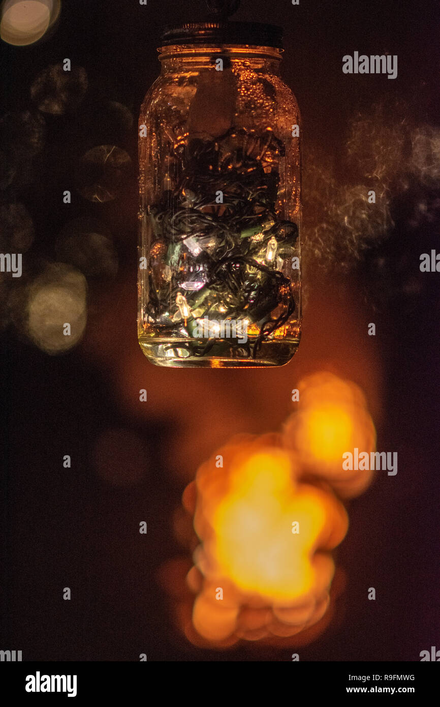 Mason pot plein de lumières de Noël Banque D'Images Mason pot plein de lumières de Noël Banque D'Images