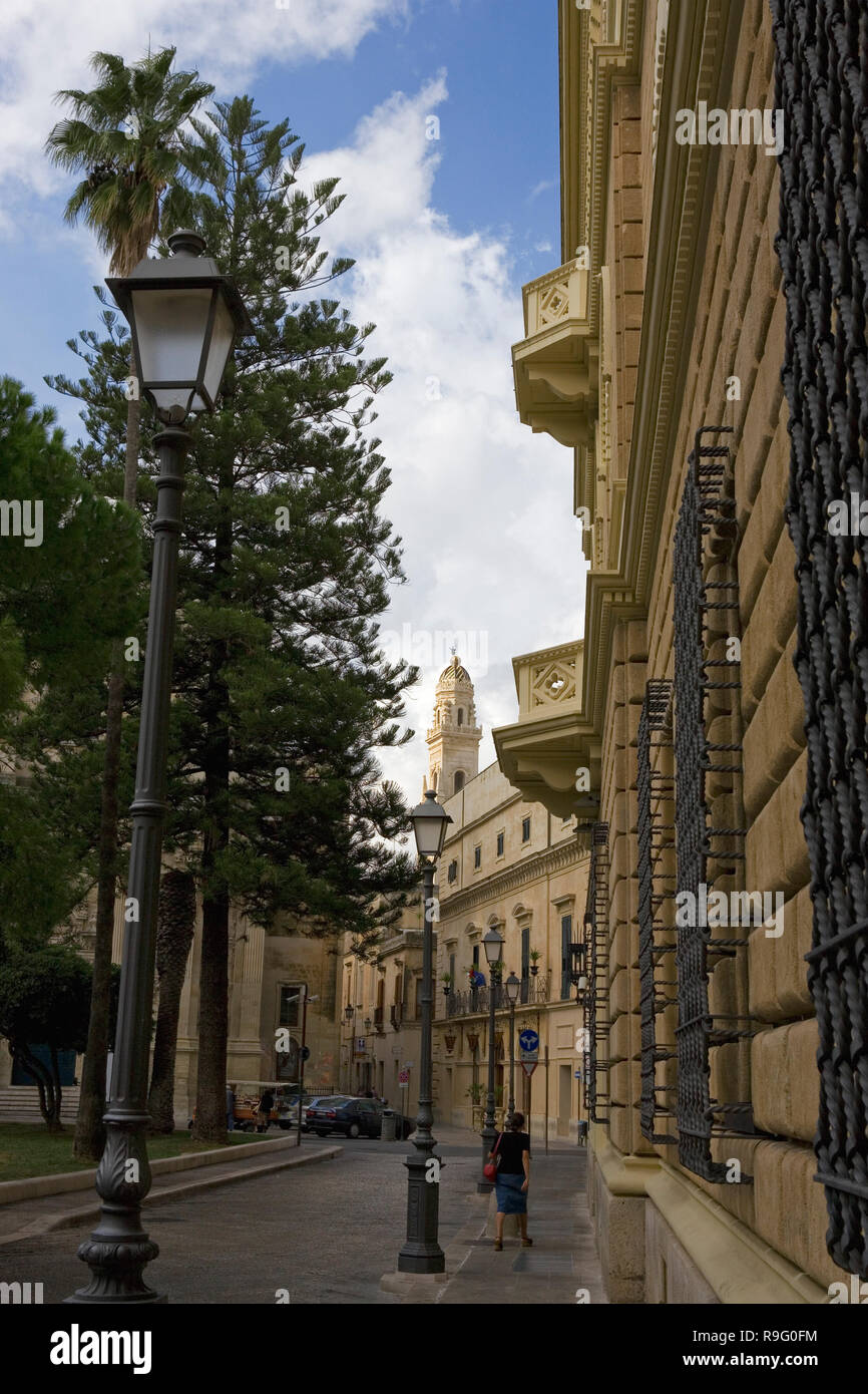 Via degli Ammirati et Piazza Vittorio Emanuele II, Lecce, Pouilles, Italie Banque D'Images