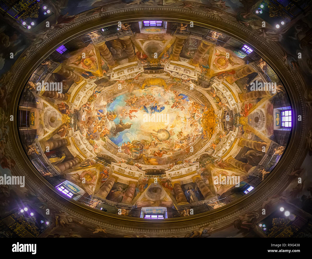 Dome et fresques de l'église de San Antonio de los Alemanes à Madrid, Espagne Banque D'Images