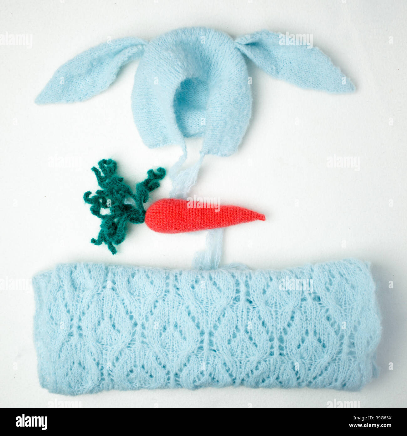 Ensemble De Tricot Fait Main Chapeau Et Couverture Pour Nouveau Ne Accessoires Pour Des Seances De Photos Photo Stock Alamy