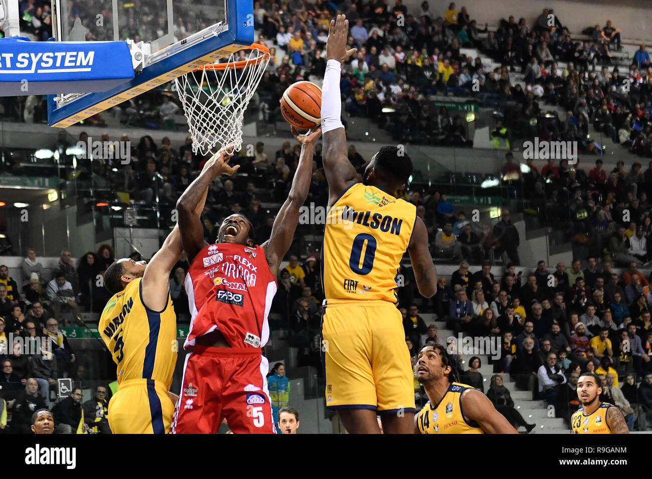 Turin, Italie. Dec 23, 2018. Ousman Krubally Oriora (Pistoia) au cours de la Serie A 2018/19 LEGA BASKET match de basket-ball entre FIAT AUXILIUM TORINO PalaVela vs ORIORA à Pistoia 23 Décembre, 2018 Le à Turin, Italie. Crédit : FABIO ANNEMASSE/Alamy Live News Banque D'Images