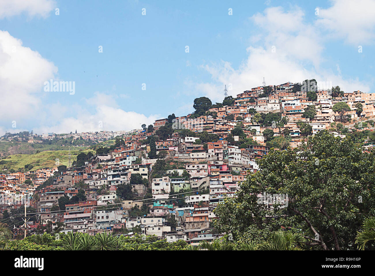 Bidonville, slum, construite le long de la colline de la ville de Caracas, Caracas, Capital District, le Venezuela, l'Amérique du Sud Banque D'Images