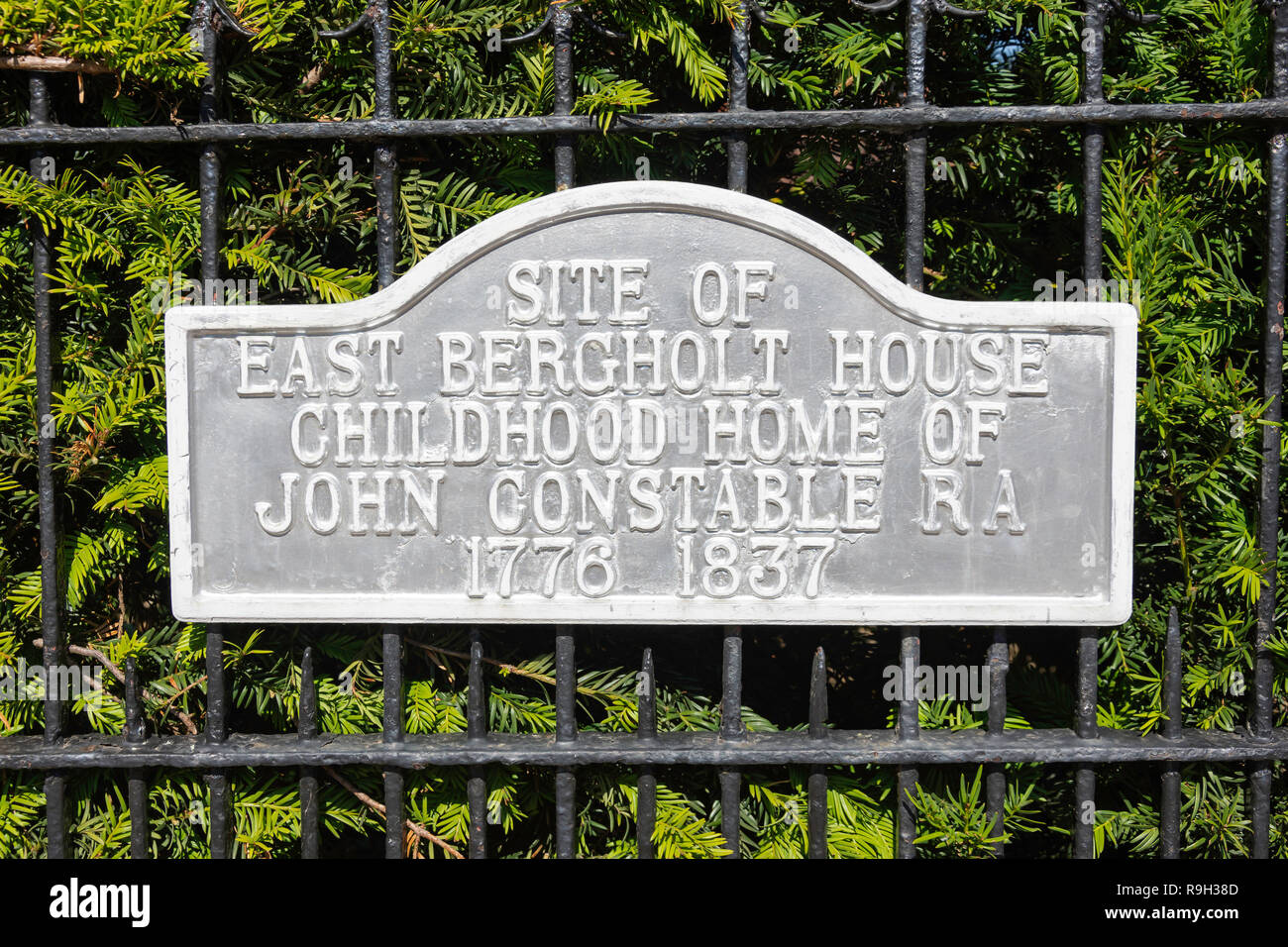 Plaque à l'emplacement de la maison d'enfance de John Constable, East Bergholt, dans le Suffolk, Angleterre, Royaume-Uni Banque D'Images