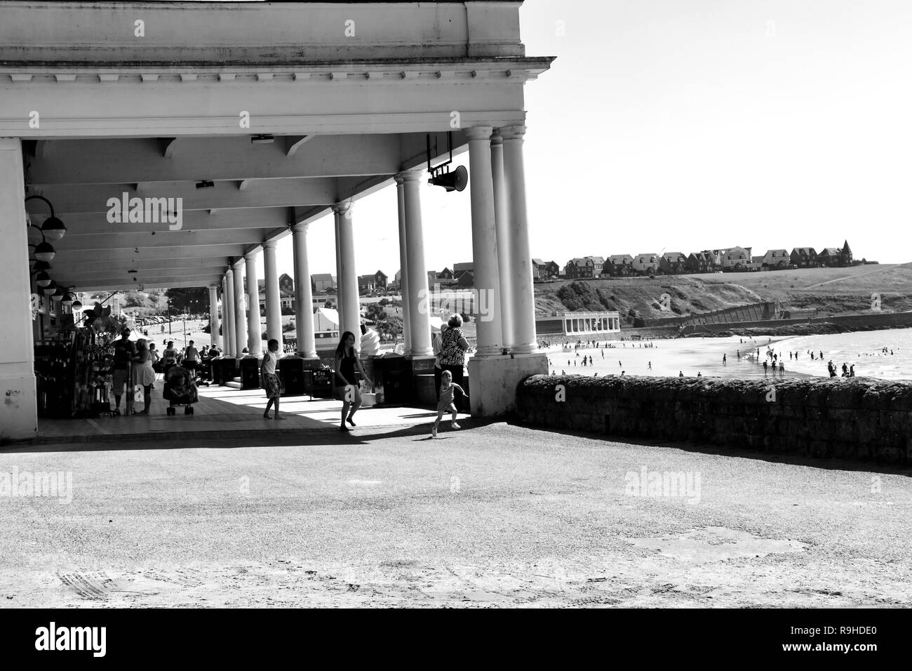 Journée en famille d'été au bord de mer à Barry Galles du Sud Banque D'Images