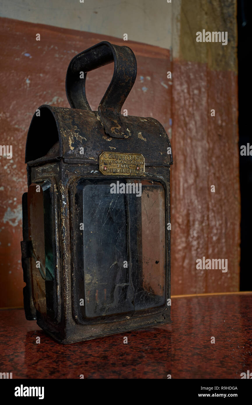 30-Jan02010 Vintage Tin mineurs allemand -lampe carbure IDAR sabarkantha Gujarat Inde District Banque D'Images