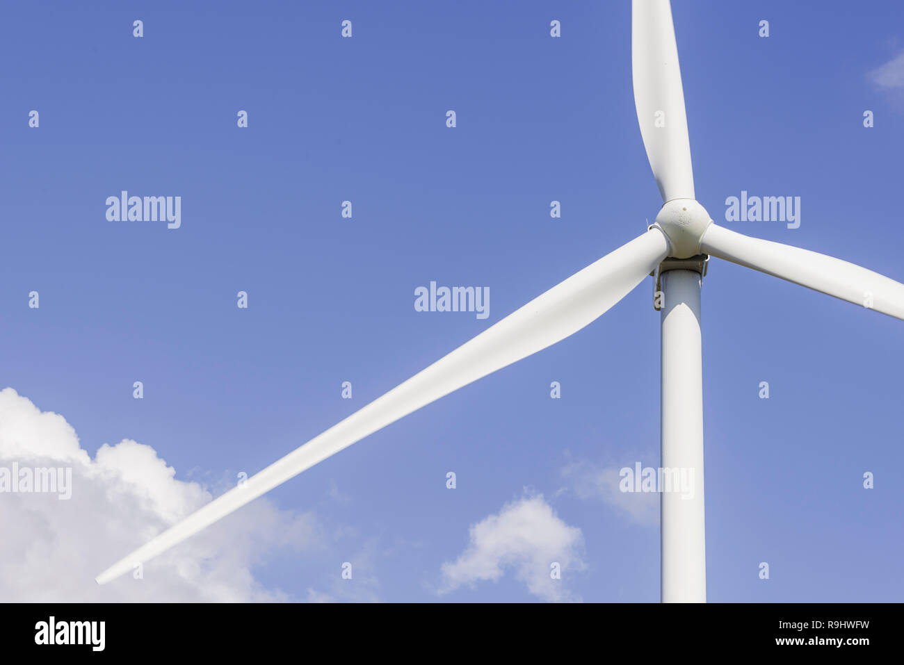 Éoliennes dans un parc éolien à l'intérieur Val d'Agri hills, Basilicate Banque D'Images