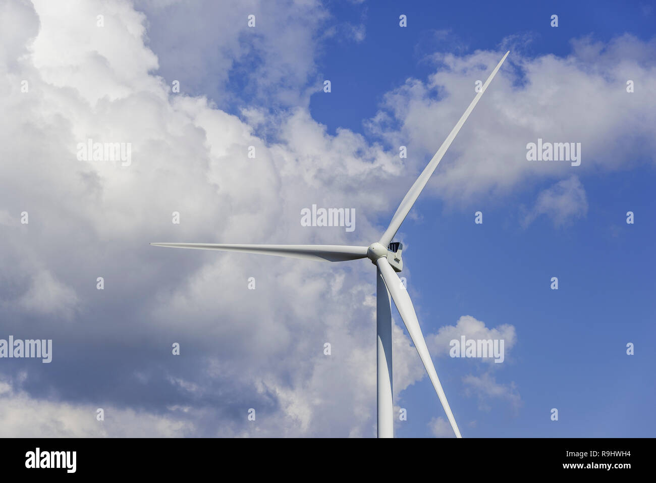 Éoliennes dans un parc éolien à l'intérieur Val d'Agri hills, Basilicate Banque D'Images