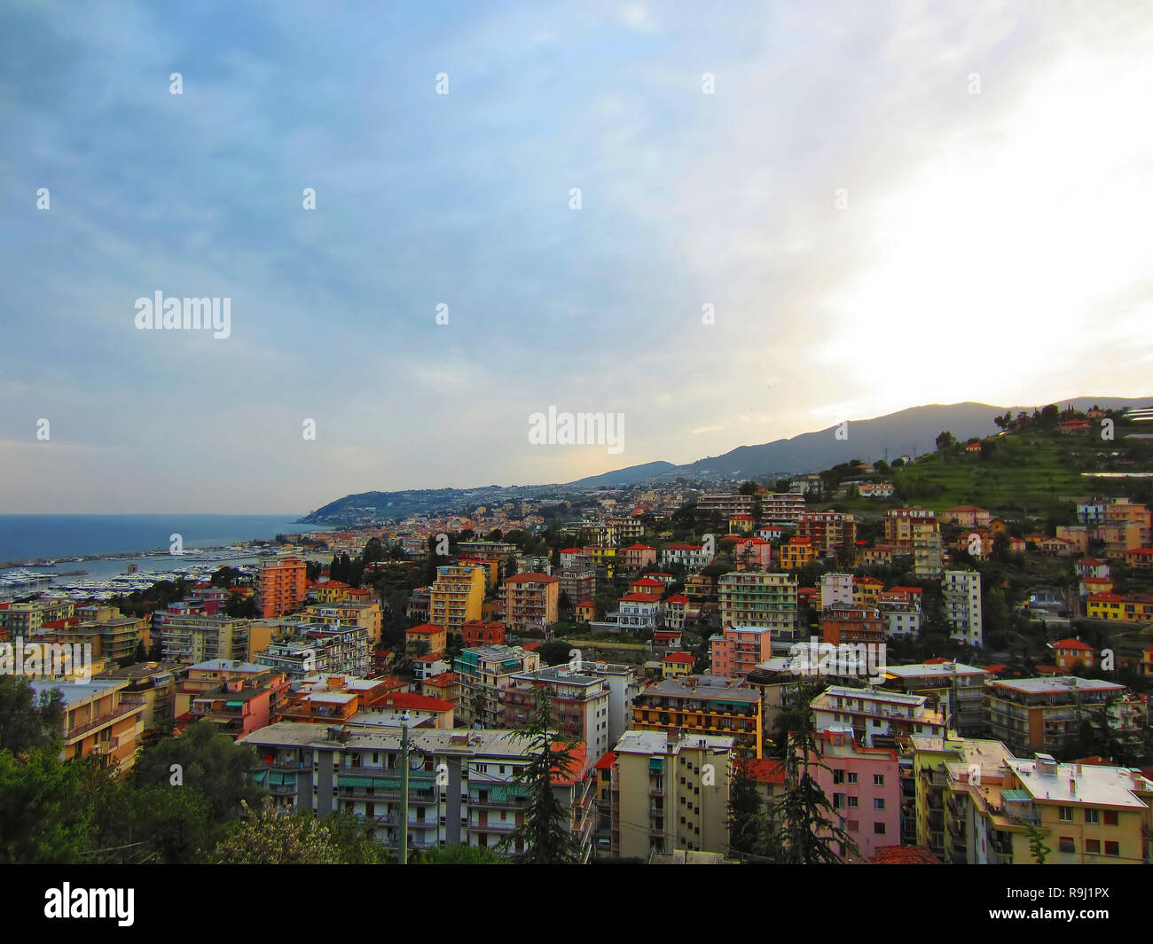 Vue sur San Remo en Italie Banque D'Images