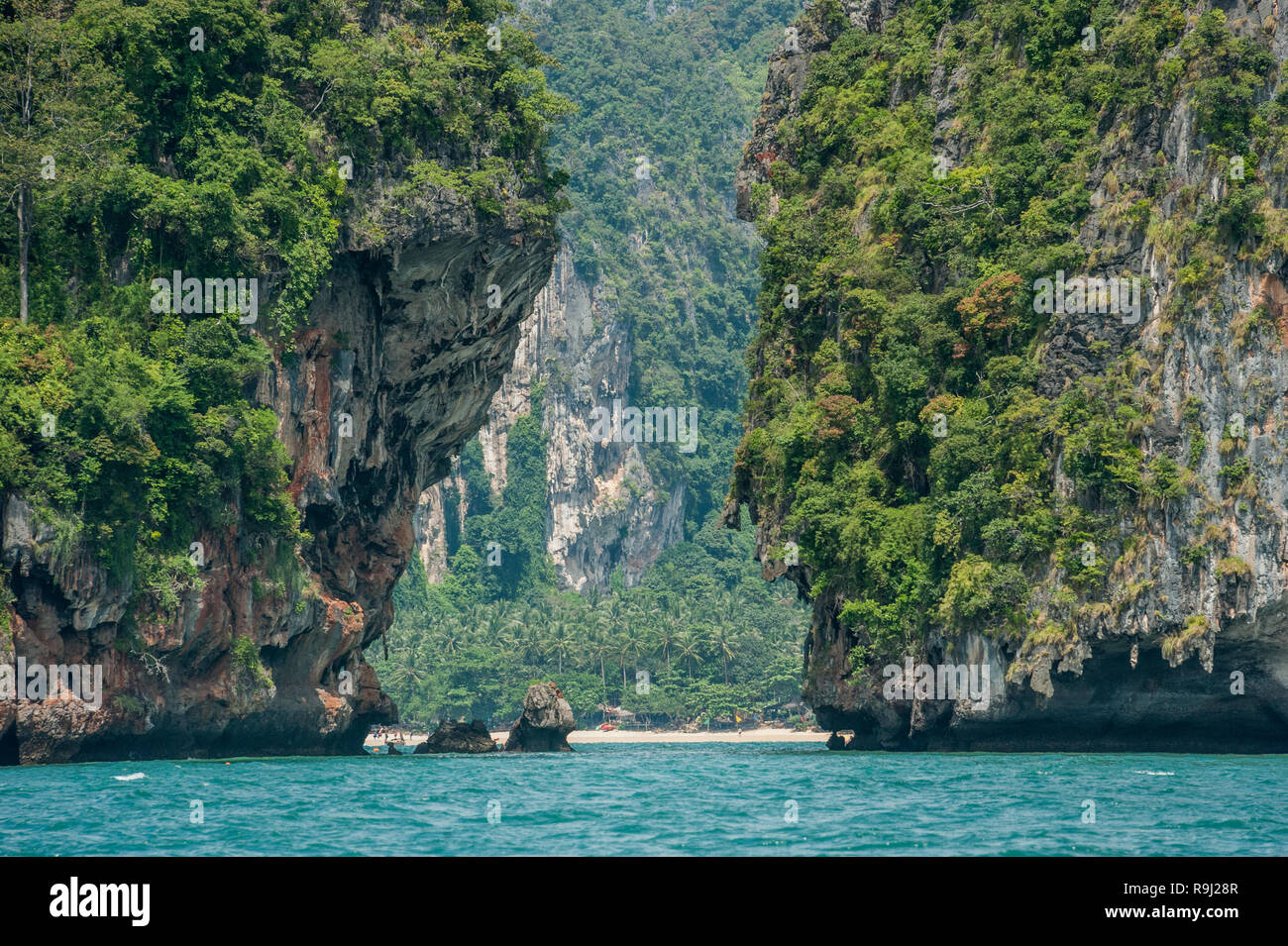 Mer et îles du sud, province de Krabi, Thaïlande. Banque D'Images