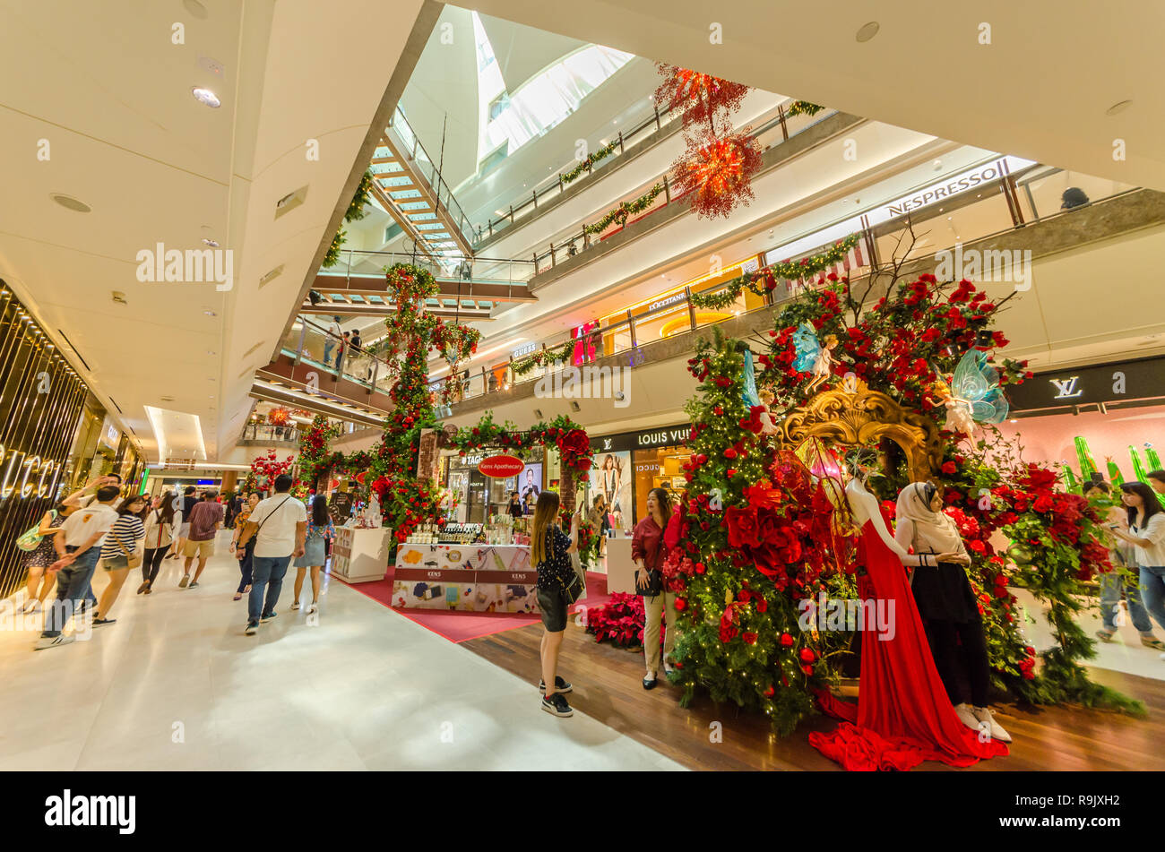 Kuala Lumpur, Malaisie - Décembre 25,2018 : belle décoration de Noël dans les jardins Mall. Les gens peuvent voir l'exploration et de shopping autour. Banque D'Images