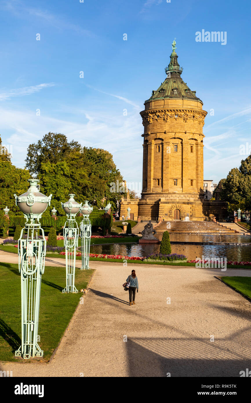 Jeux d'eau, fontaines, au tour de l'eau, Friedrichsplatz, Mannheim, Bade-WŸrttemberg, Allemagne Banque D'Images