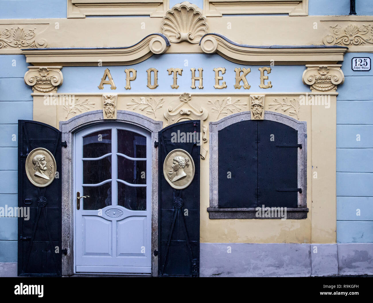 Pharmacie historique dans la ville de Batalha, Waldviertel, Basse Autriche Banque D'Images