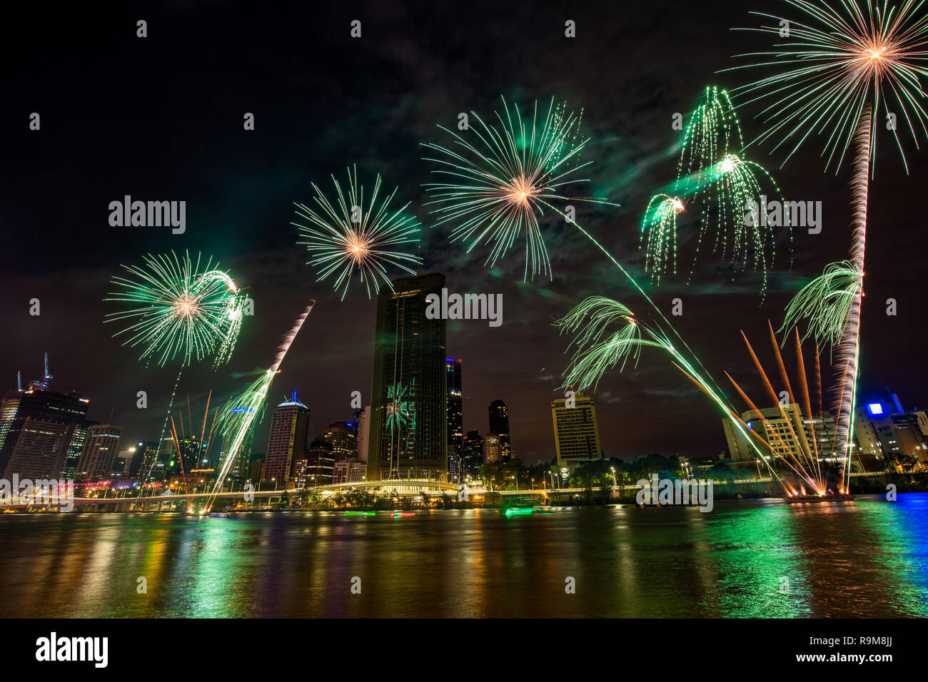 D'artifice de Noël à Brisbane, Australie - vu à partir de la rive sud, Décembre 2018 Banque D'Images
